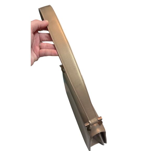 Auth Salvatore Ferragamo Smooth Champagne Gold Tan Gancini Shoulder Bag - Picture 5 of 16